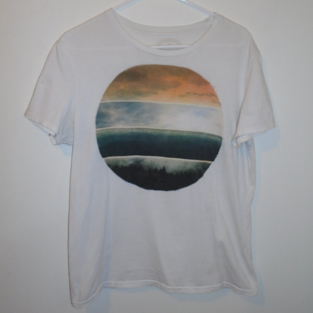 American Eagle Men's White Medium Sunset Tee Shirt
